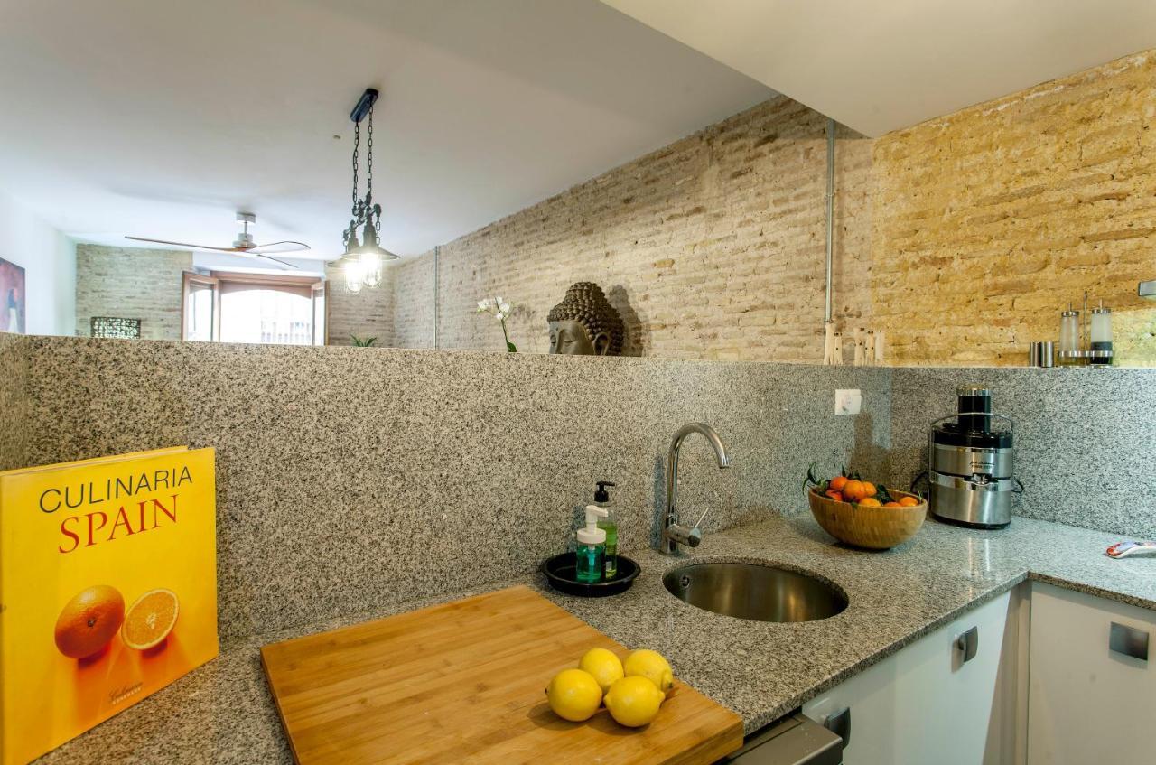 Luxurious & Alluring Home In Historic Town Valencia Kültér fotó