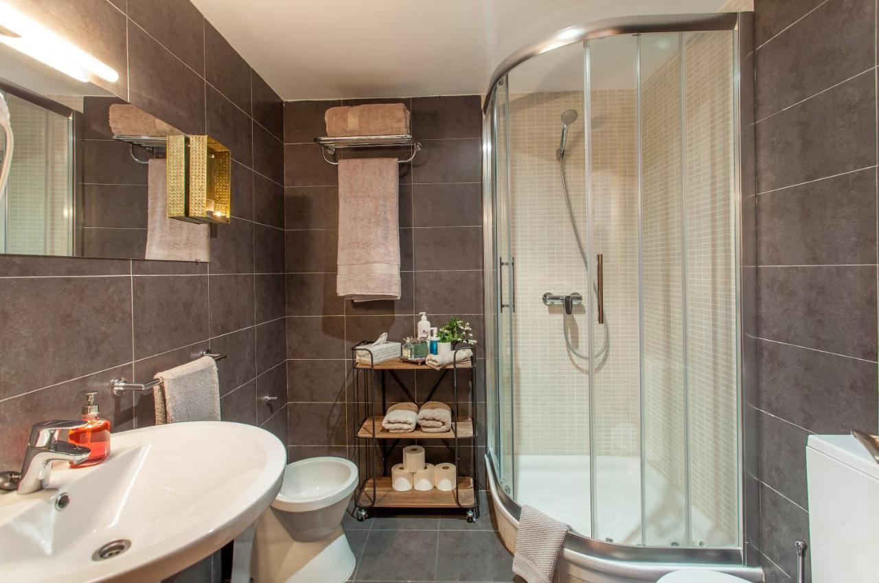 Luxurious & Alluring Home In Historic Town Valencia Kültér fotó