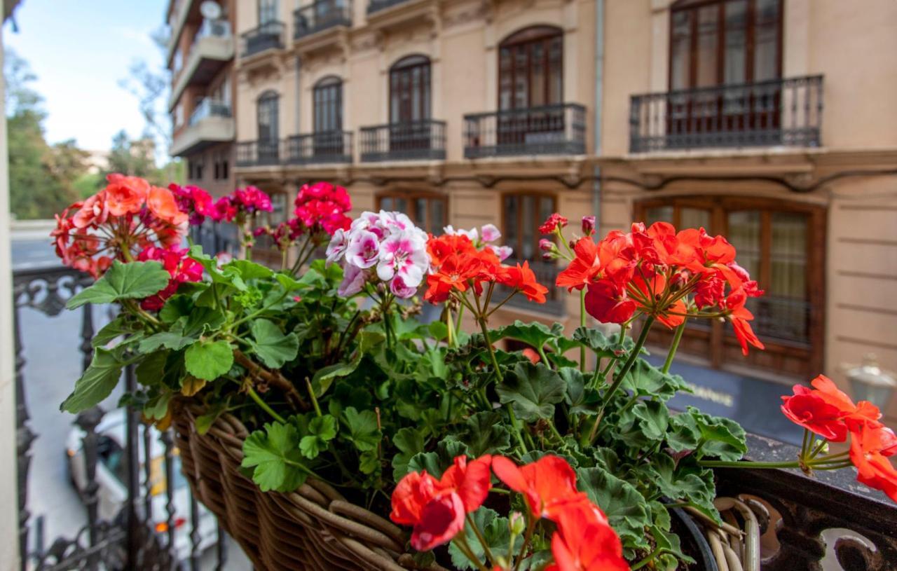 Luxurious & Alluring Home In Historic Town Valencia Kültér fotó